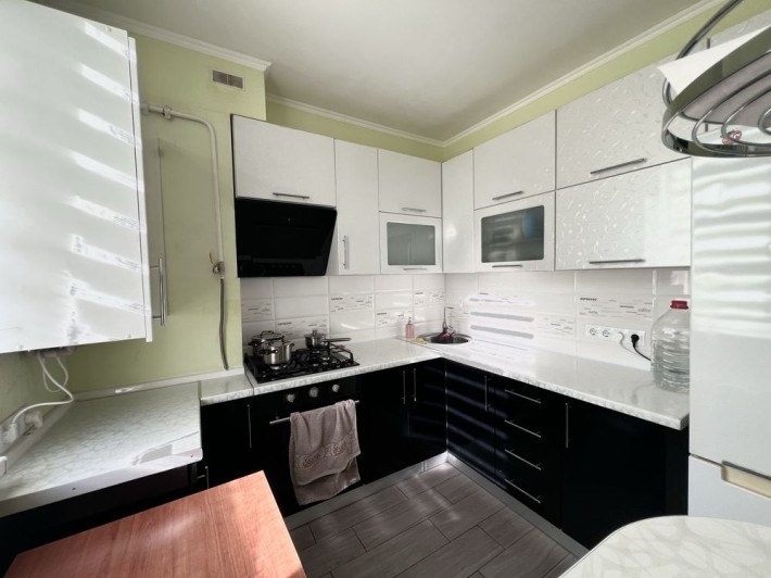 Продаю уютную 1 ком. кв в ЖК Мариинский (Великодолинское). - фото 1