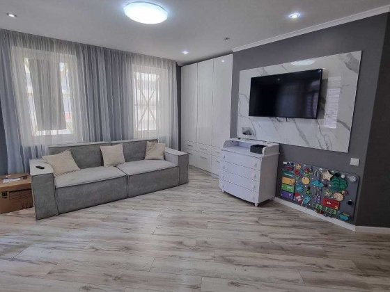 Продаж просторої квартири в ЖК «Золота Ера» Крижанівка