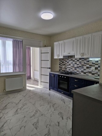 Продам 1-ком. квартиру в новом доме на Таирова.(301-726) - фото 1