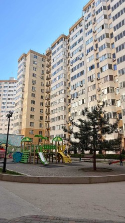 Продам квартиру в ЖК Радужный, 2 к. квартира, можно под программы - фото 1