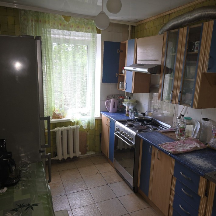 Продам 4 кімнатну квартиру - фото 1