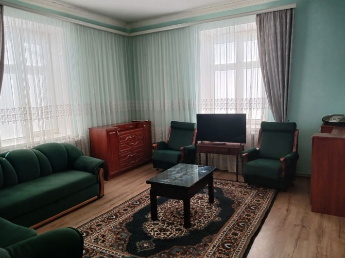 Продається 2 кімнатна квартира в центрі Чорткова - фото 1