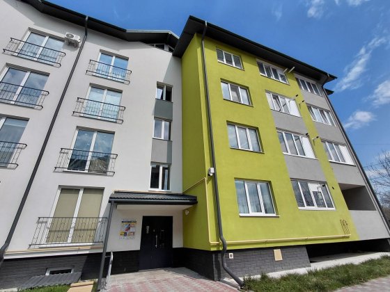 Продається простора 2 кім квартира 75м.кв Велика Березовиця Велика Березовиця