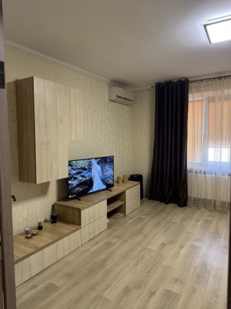 Продам 2-к. квартиру в центрі міста - фото 1