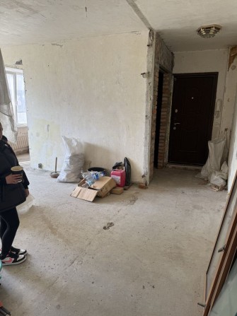 Продам 3-кімнатну Собственник  квартиру за адресою вул. Тракторобудівників, 162Г. - фото 1