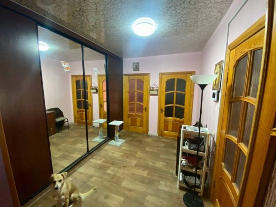 Продам трехкомнатную квартиру трьохкімнатну Бобровка