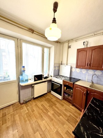 Продаж 4 кімнатної квартири , третій поверх - фото 1
