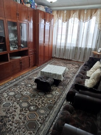 Продається 3 кімнатна квартира  м.Новоселиця,центр міста - фото 1