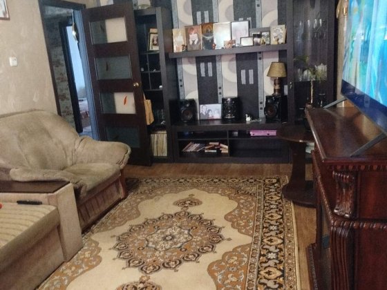 Продам 3-х кімнатну квартиру в Центрі міста( горисполком). Торг Або обмін на будинок Руднік. Покров