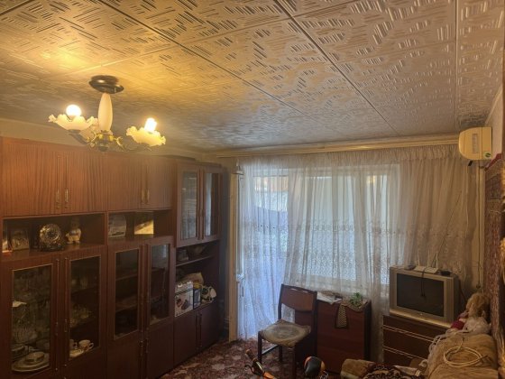 Продам 3-х кімнатну квартиру з меблями Покров