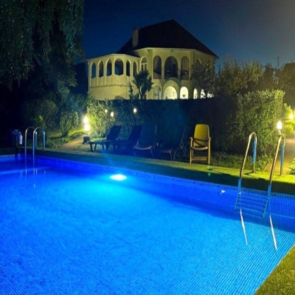 Будинок подобово з басейном та сауною - фото 1