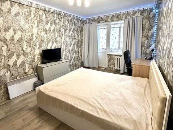 Продаж 3-к квартири вул. Родини Глаголєвих 12б