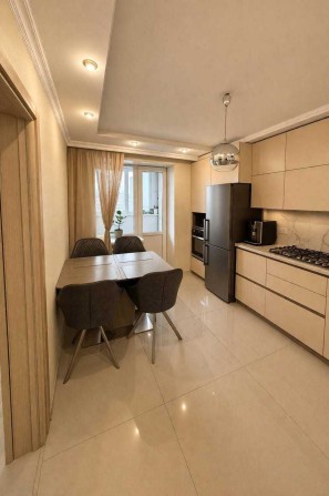 Продаж 3-кімнатної квартири - фото 1