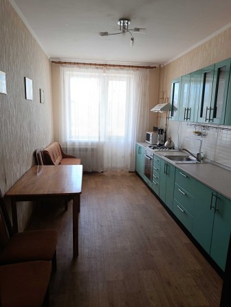 Простора світла квартира з меблями - фото 1