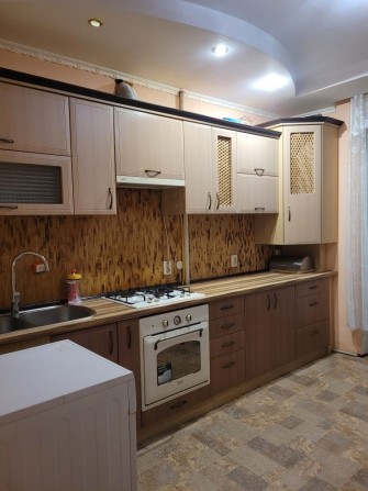 Продам 2 км.кв.вул.Галицька АТБ Новобудова не вуглова світла є  гараж - фото 1