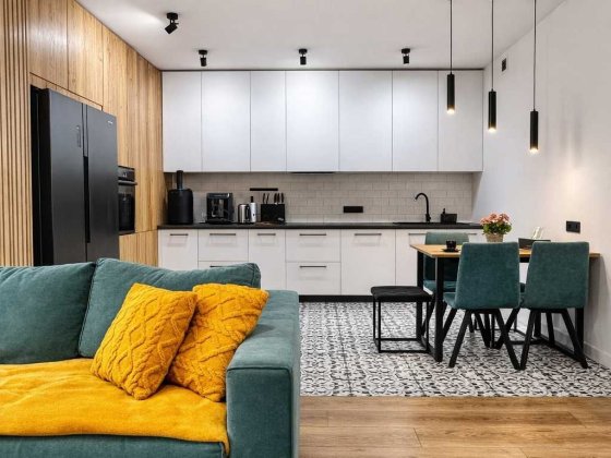 Продаж унікальної квартири 103 м2 з власною ділянкою/ремонтом/меблями та технікою у клубному ЖК з за Ивано-Франковск