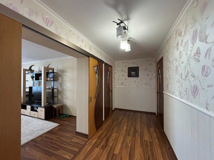 Продам 3 кім. квартиру, чудовий стан, з газом, закрита територія. - фото 1