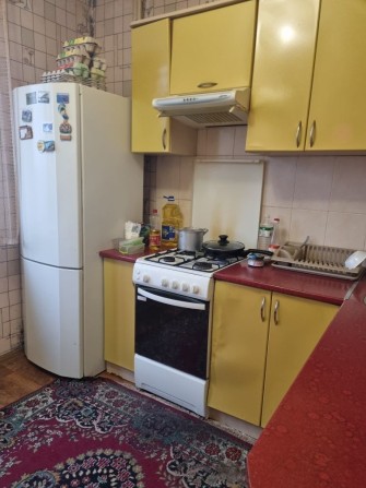 Продам трикімнатну квартиру 90м2 - фото 1