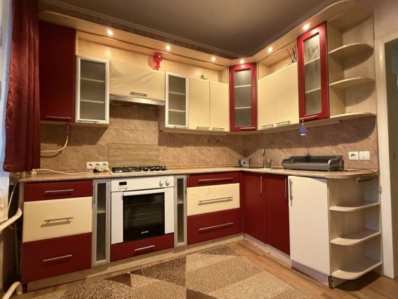 Продам квартиру 2 кім. пров.Бабкіна
