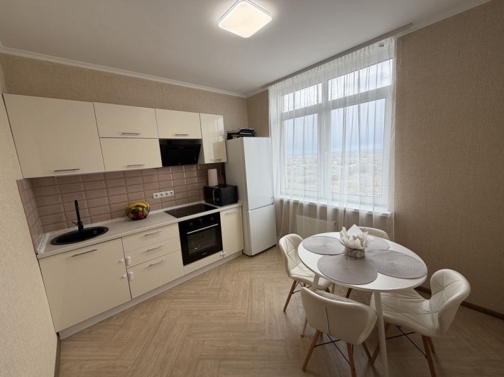 Продам 2 к квартиру ЖК Сонячний, 60м2, 18 поверх, генератор! - фото 1