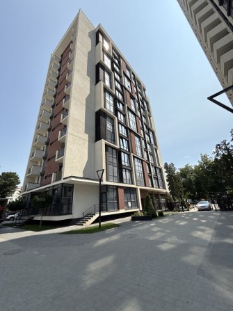 Продаю 3к квартиру, видову з виглядом на озеро - фото 1