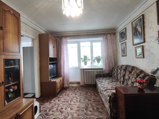 Трьохкімнатна квартира поряд з дитячим садочком. Вишневе