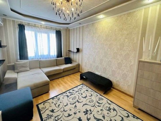 Продаж 3-к квартири  Харківське шосе 56 Київ