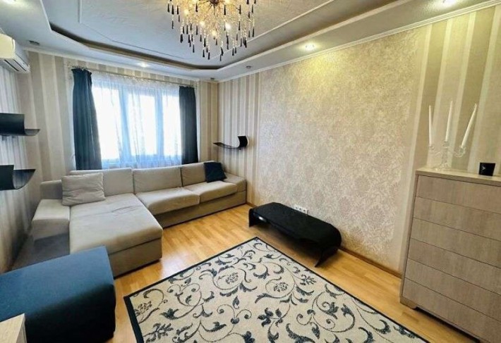 Продаж 3-к квартири  Харківське шосе 56 - фото 1