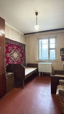 Продаж 2х кімнатної квартири  , центр м.Вишневе , під ремонт - фото 1