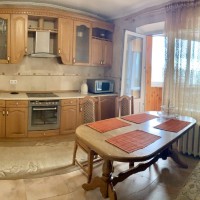 Продаж 3-к квартири вул. Лаврухіна 5 Киев