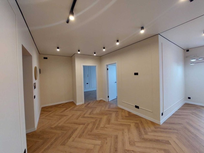 Продаж 2кім.квартири з ремонтом в центральній частині міста - фото 1