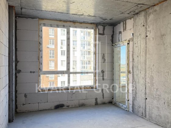 ВЕЛИКА 2к квартира в Бучі! СЕРЕДНІЙ поверх! ГАЗОВЕ опалення! Буча
