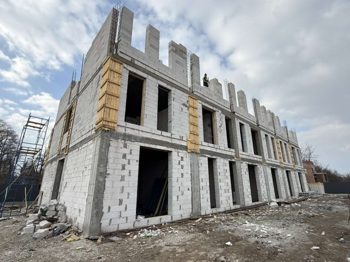 Продаж квартир по вул. Момота від забудовника - фото 1