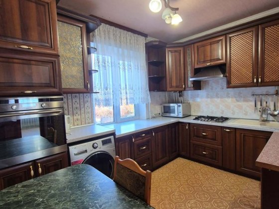 Продам 3-х. Кім. квартиру
