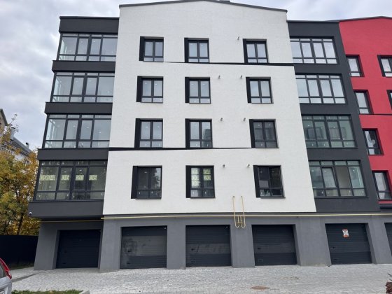 Продається 2 кімнатна квартира в зданому будинку по вул Сорохтея Ивано-Франковск