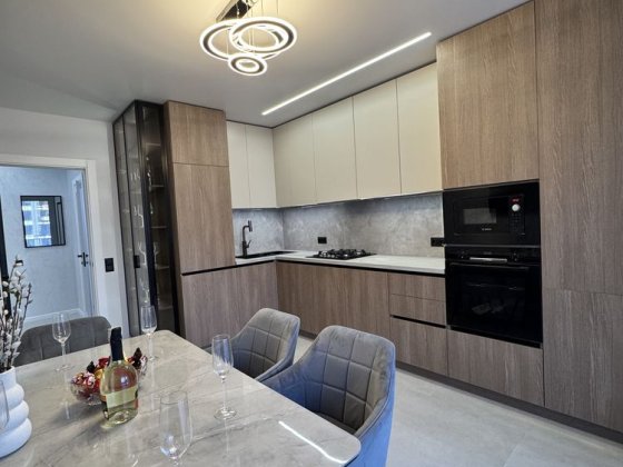 Продаж 2 кім в центрі ЖК  Фемелі плаза  з євроремонтом.Моджна під програми Івано-Франківськ