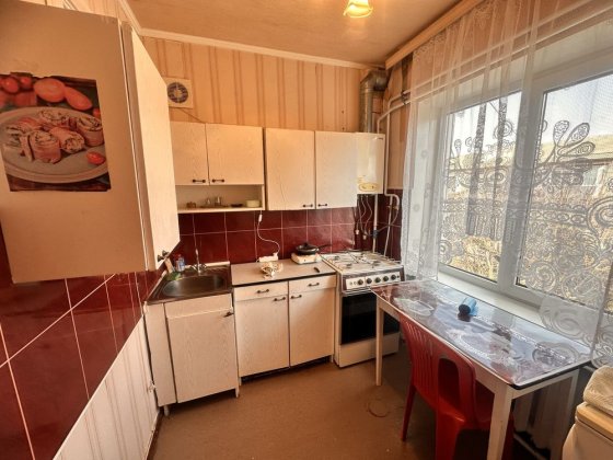 Продам 2 х кімнатну вул. Соцмістечко Бориспіль