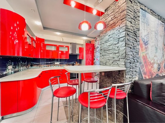 Продам 3к дворівневу квартиру по вул. Вишнева Вишневе