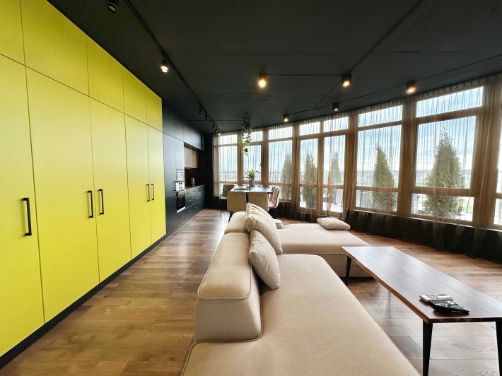 Ексклюзивна квартира з великою терасою і неймовірним видом на місто - фото 1