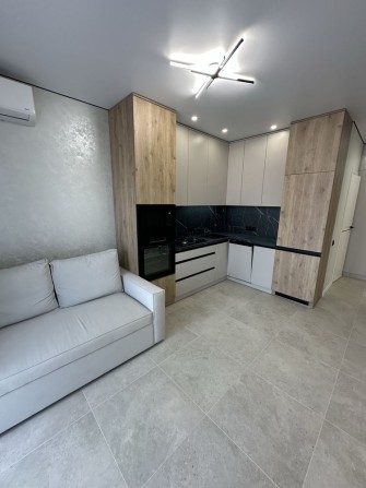 Продам 2 кімнатну квартиру в центрі вул Бельведерська 5 поверх - фото 1