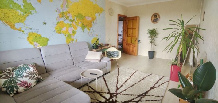 Продаж трикімнатної квартири з автономним опаленням та гаражем - фото 1