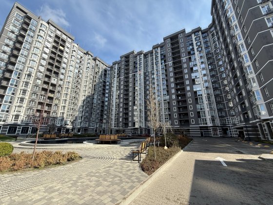 Продаж просторої квартири з частковим ремонтом Буча