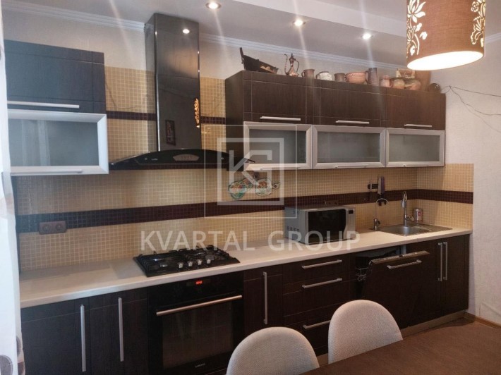 Продаж двокімнатної квартири 80м в Бучі, техніка та меблі по постанові - фото 1