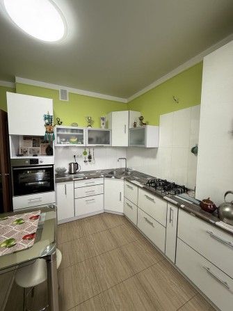 Сертифікат, постанова! Центр! Податки 2%! Квартира з ремонтом на газу! - фото 1