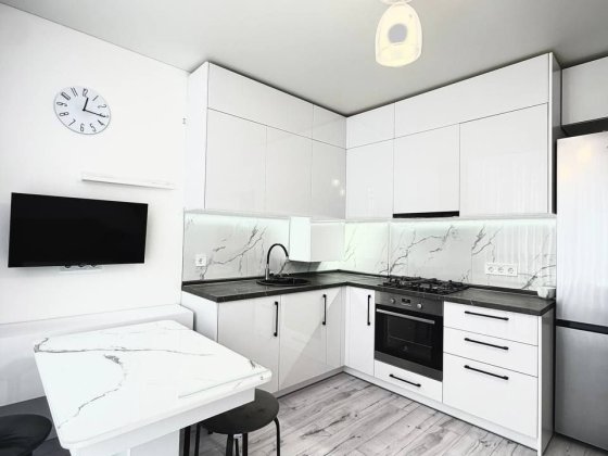 Велика 1к квартира в Бучі під  Сертифікат Постанову Буча