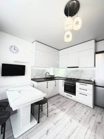 Велика 1к квартира в Бучі під  Сертифікат Постанову - фото 1