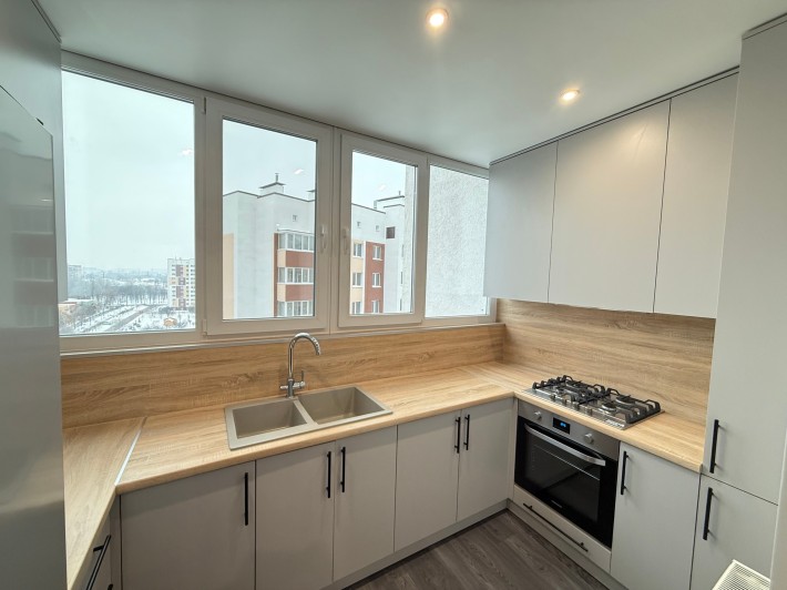 Продається євродвушка з ремонтом, меблями та технікою у Вишневому - фото 1