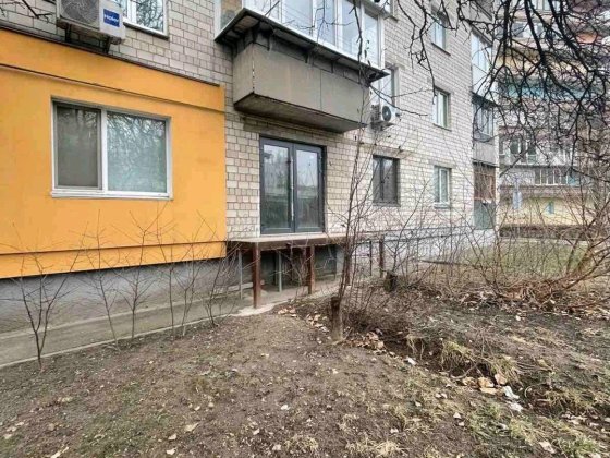 Продажа квартиры нежилой фонд с отдельным  входом. Вишневое. Вишневе