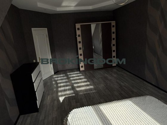 3-кімн квартира, Чорних Запорожців 57, дворівнева, гарна ціна Бровары