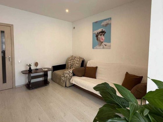 Квартира з ремонтом та меблями